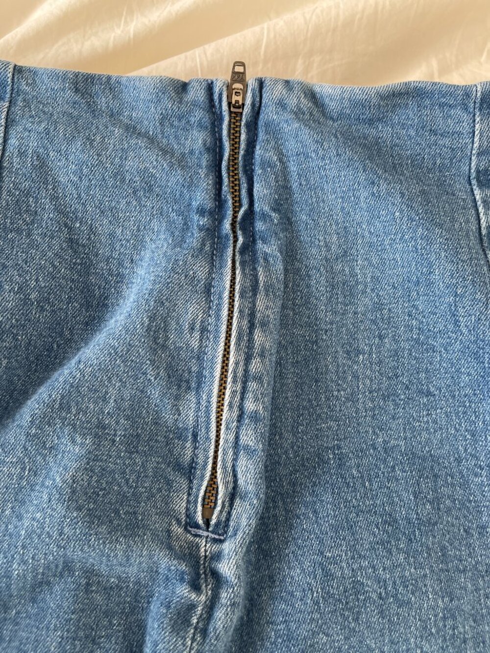 Jcrew Jean Denim Pencil Skirt in Size 27 - Picture 3 of 8